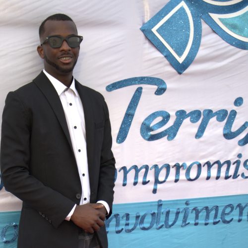 Emanuel Junior, Assistente Administrativo e Financeiro